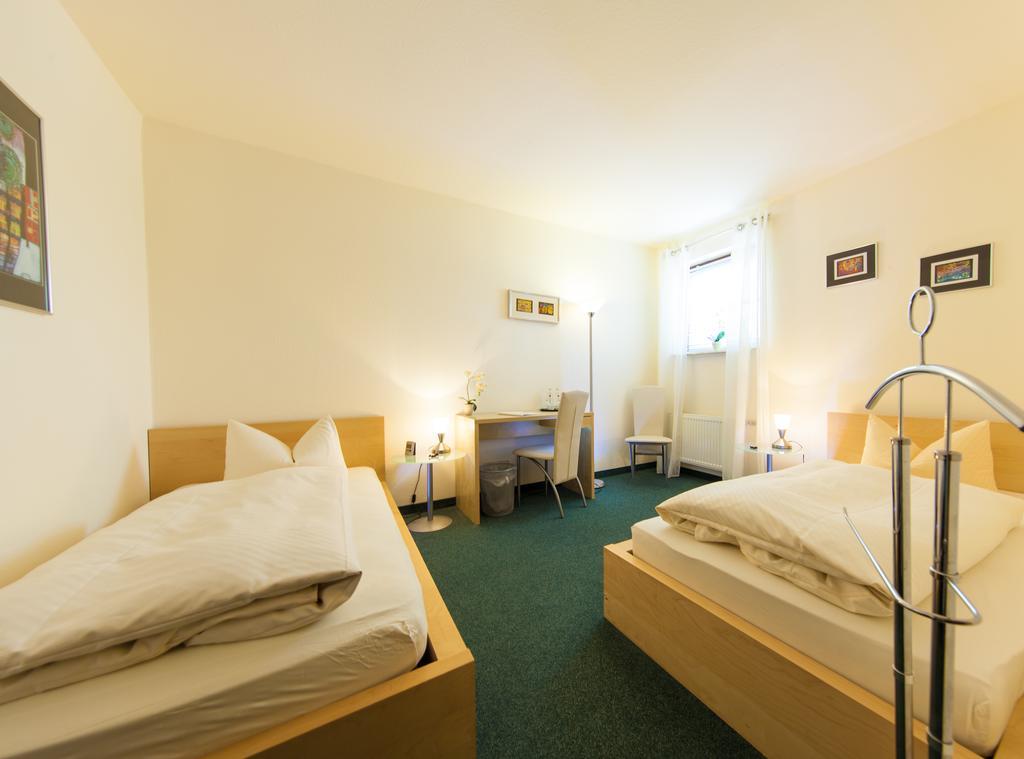 Garni-Hotel An Der Weide Берлин Экстерьер фото