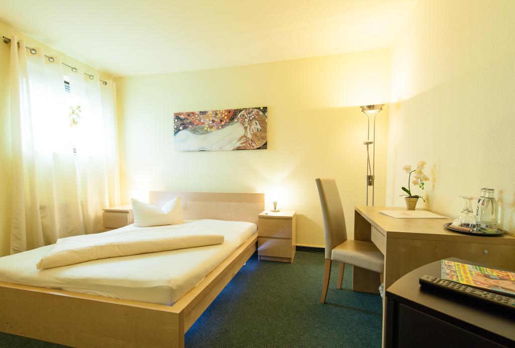Garni-Hotel An Der Weide Берлин Экстерьер фото