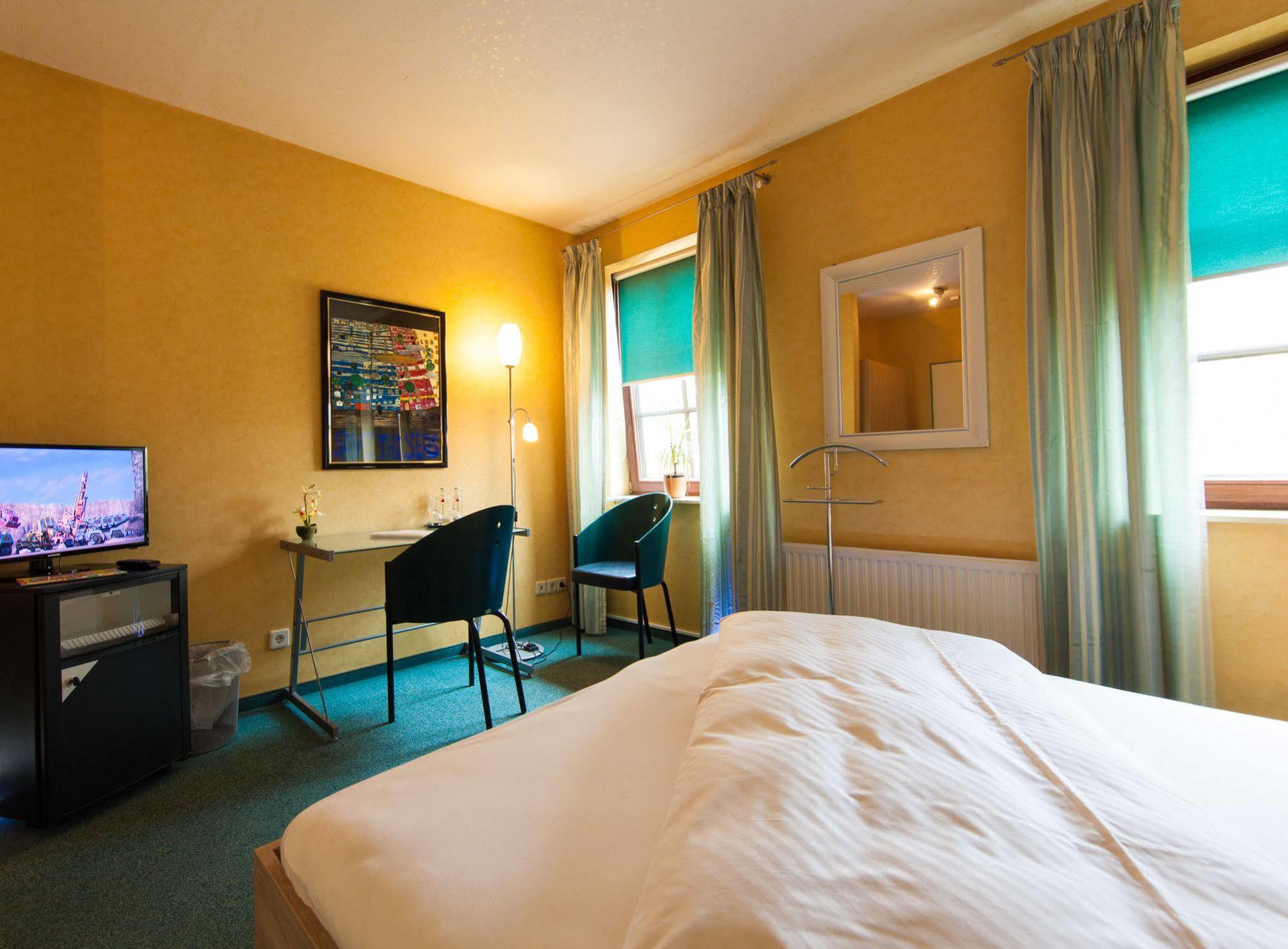 Garni-Hotel An Der Weide Берлин Экстерьер фото