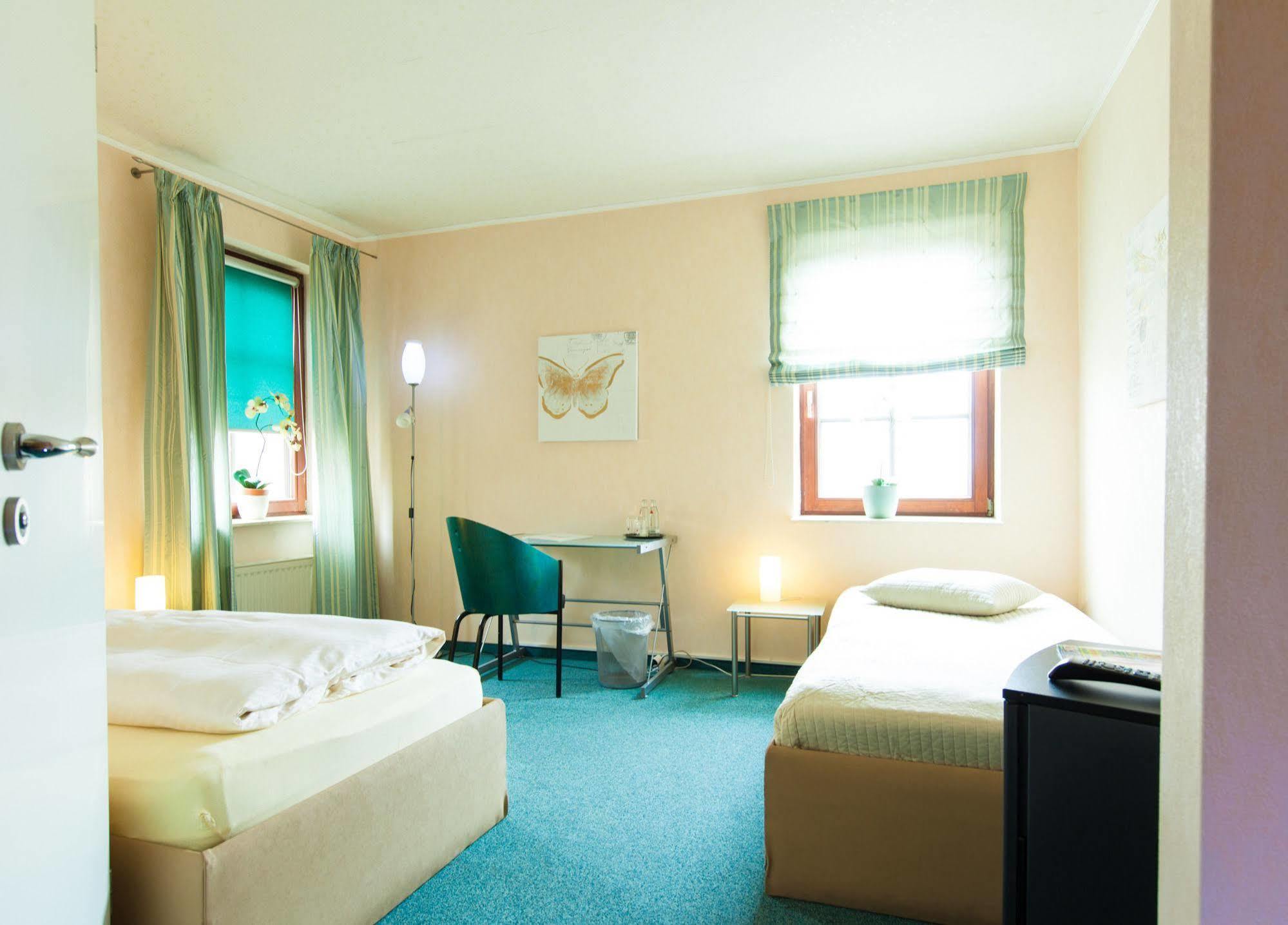 Garni-Hotel An Der Weide Берлин Экстерьер фото
