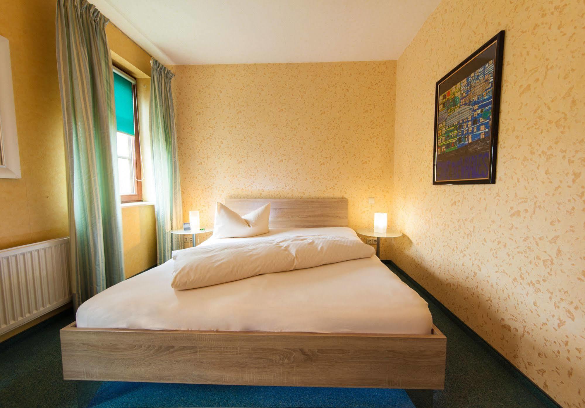 Garni-Hotel An Der Weide Берлин Экстерьер фото
